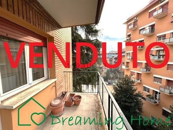 appartamento in vendita a Roma in zona Ardeatino