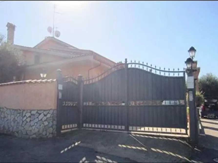 casa indipendente in vendita a Roma in zona Giardini di Corcolle