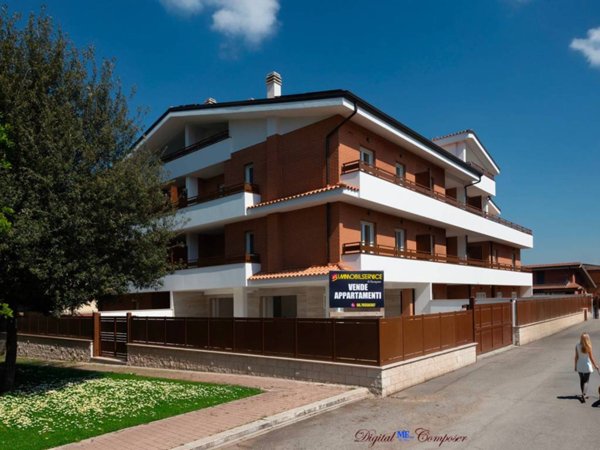 appartamento in vendita a Roma in zona Casal Morena