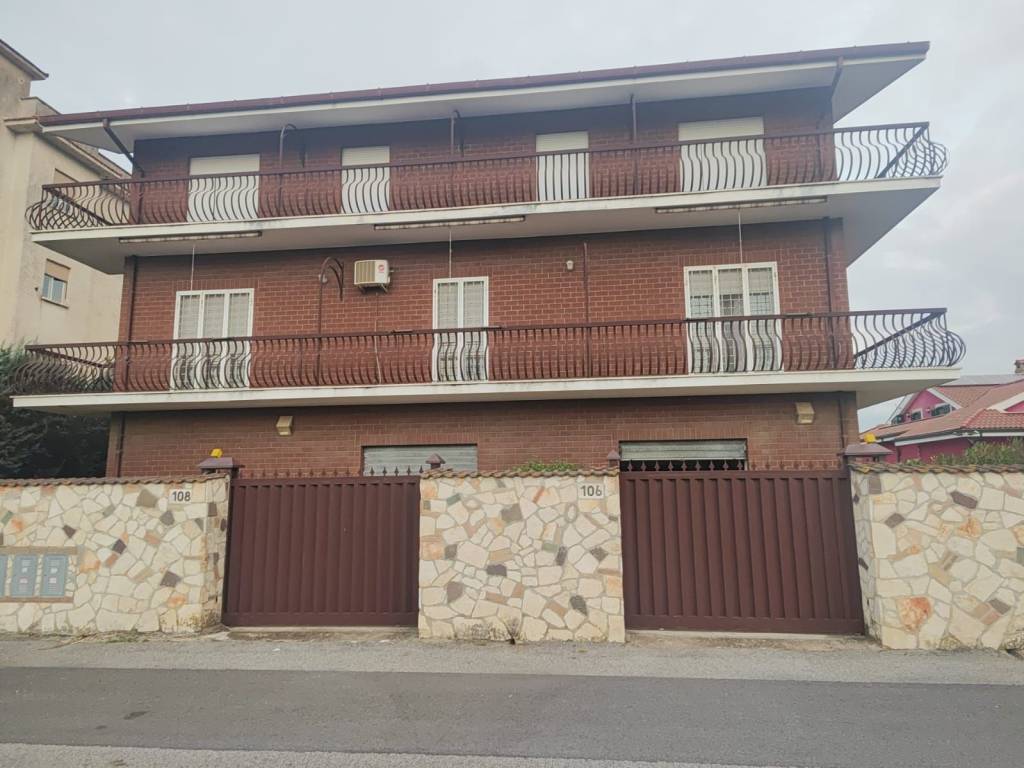 casa indipendente in vendita a Roma in zona Collatino