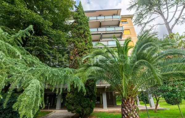 appartamento in vendita a Roma in zona EUR