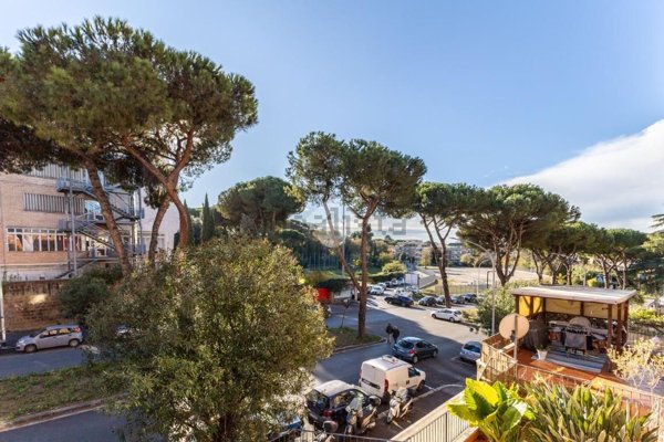 appartamento in vendita a Roma in zona Gianicolense