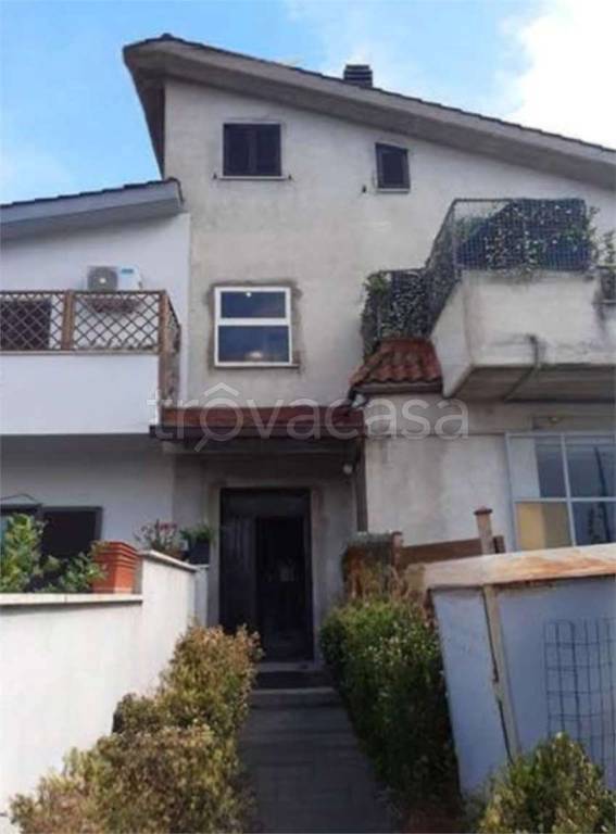 appartamento in vendita a Roma in zona Castel di Leva