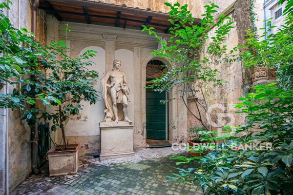 appartamento in vendita a Roma in zona Rione di Ponte