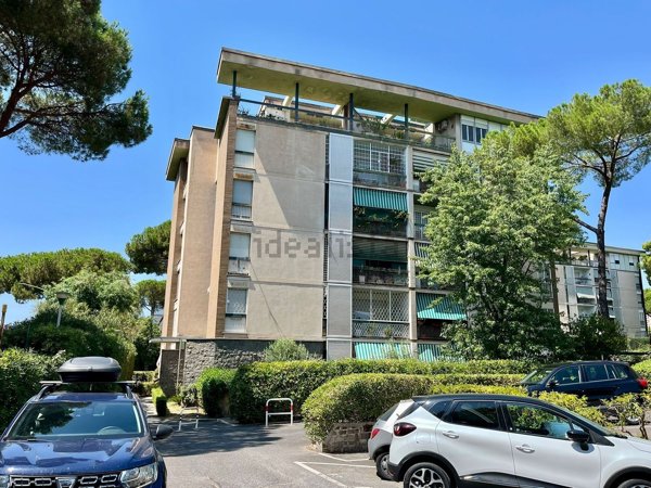 appartamento in vendita a Roma in zona EUR