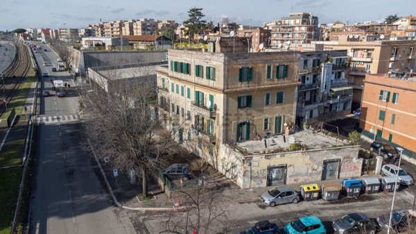 appartamento in vendita a Roma in zona Prenestino-Centocelle