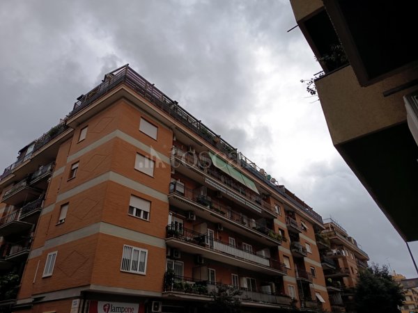 appartamento in vendita a Roma in zona Ostia