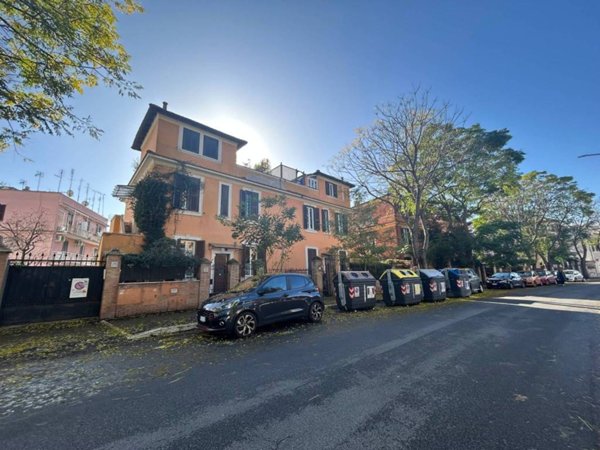 appartamento in vendita a Roma in zona Gianicolense