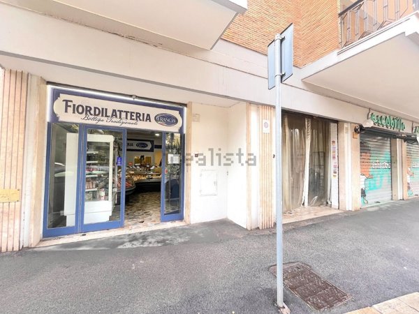 appartamento in vendita a Roma in zona Appio Latino