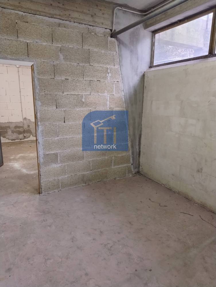 locale di sgombero in vendita a Roma