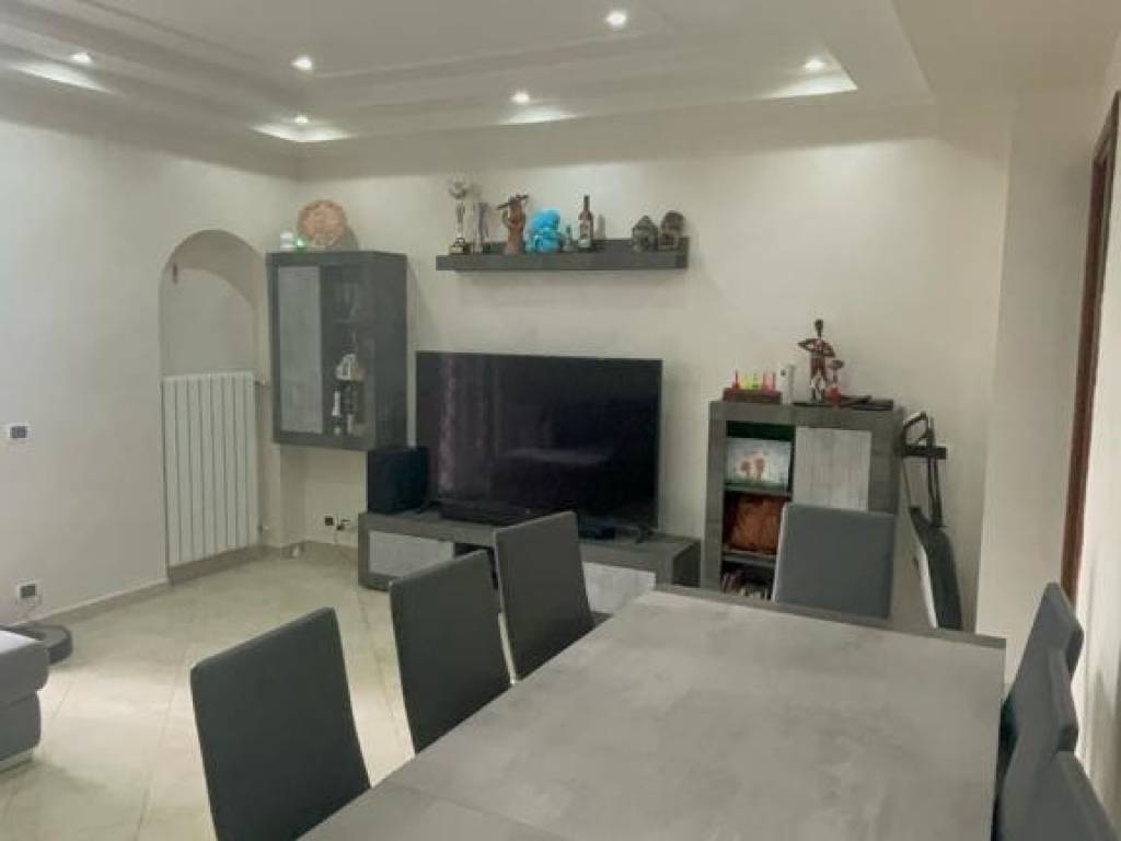 appartamento in vendita a Roma in zona Piana del Sole