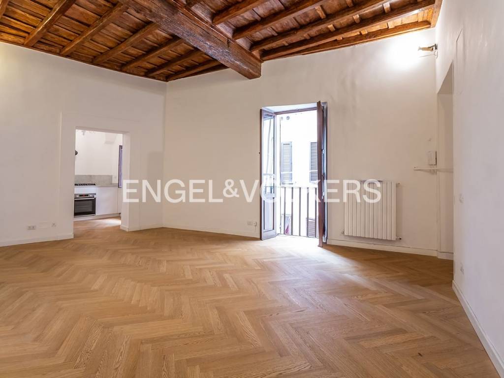 appartamento in vendita a Roma in zona Parione/Sant'Eustachio