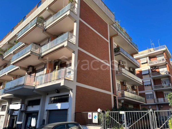 appartamento in vendita a Roma in zona Primavalle