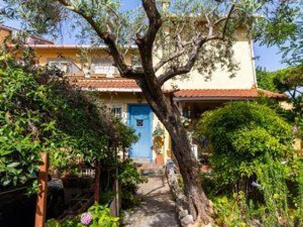 casa indipendente in vendita a Roma in zona Casal Palocco