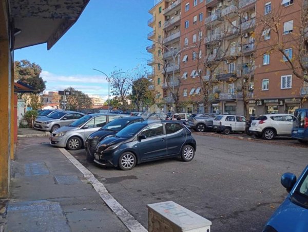 negozio in vendita a Roma in zona Prenestino-Labicano