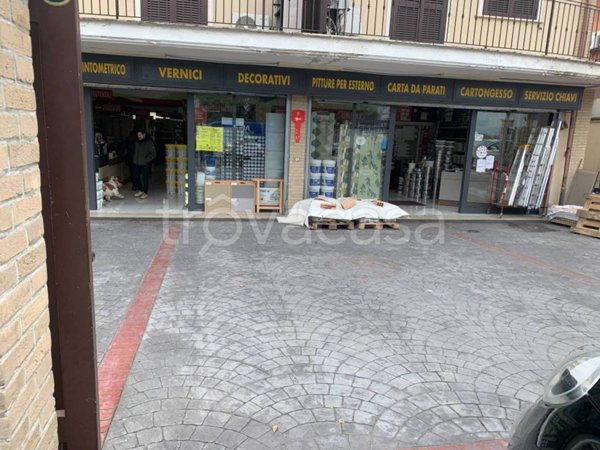 negozio in vendita a Roma in zona Prenestino-Centocelle