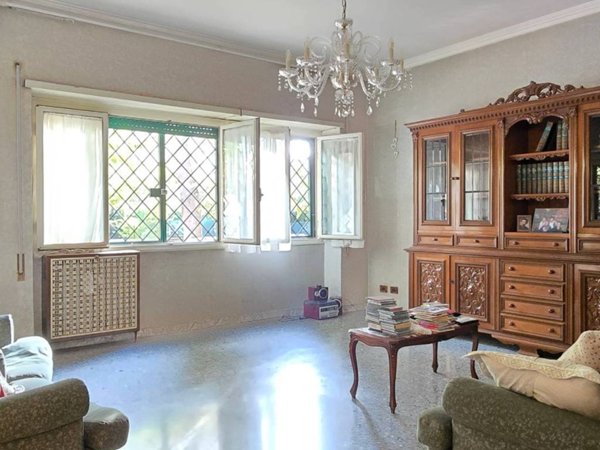 appartamento in vendita a Roma in zona Ostiense