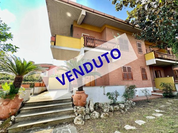 casa indipendente in vendita a Roma in zona Axa