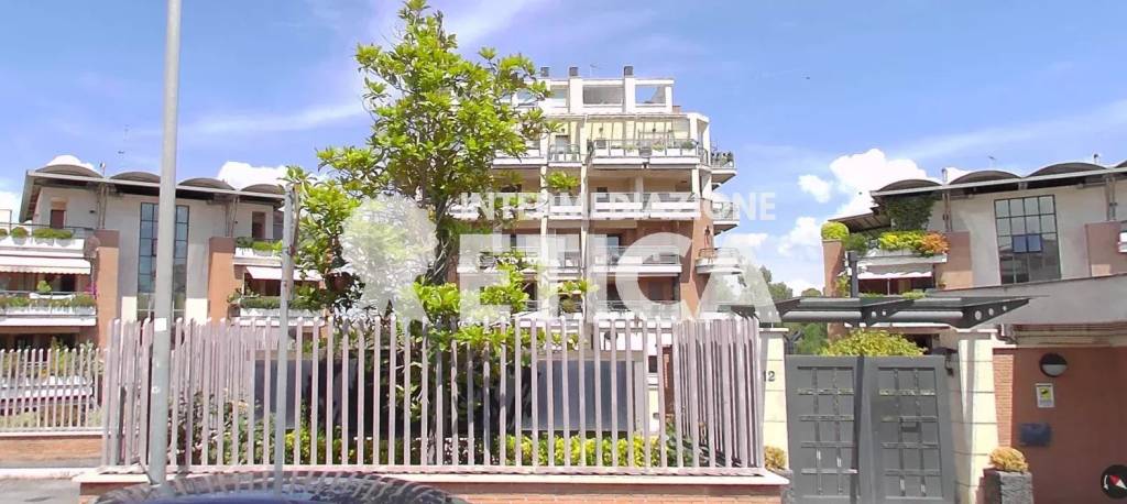 appartamento in vendita a Roma in zona Ostiense