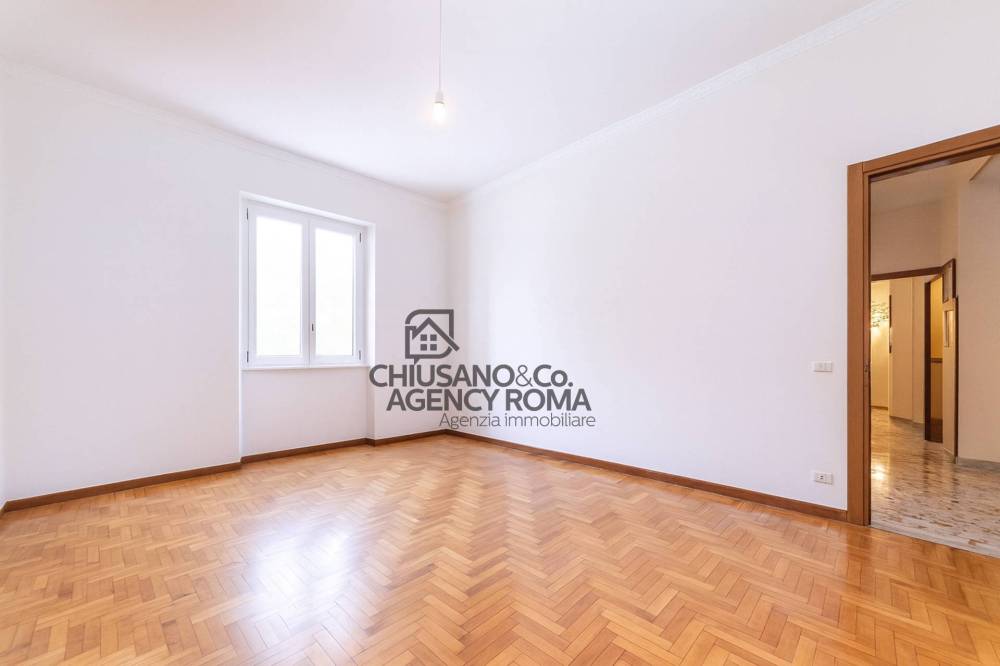 appartamento in vendita a Roma in zona Appio Latino