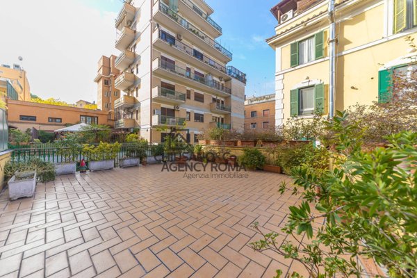 appartamento in vendita a Roma in zona Appio Latino