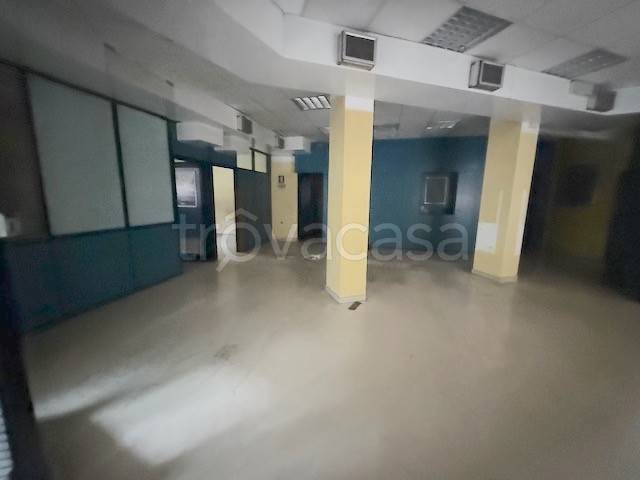 negozio in vendita a Roma in zona Tor di Quinto