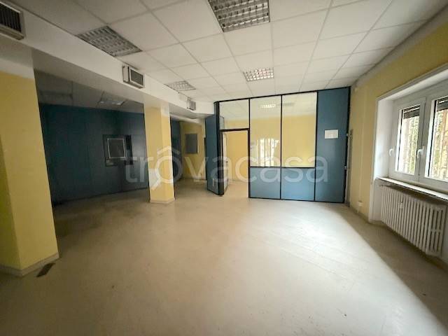 negozio in vendita a Roma in zona Tor di Quinto