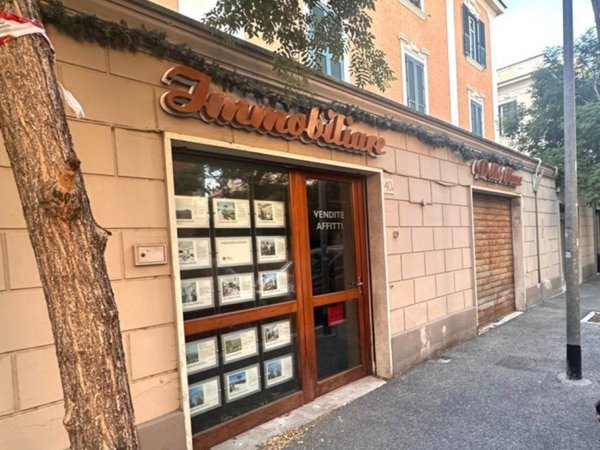 locale commerciale in vendita a Roma in zona Parioli