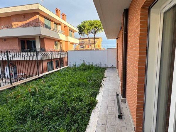 appartamento in vendita a Roma in zona Casal Morena