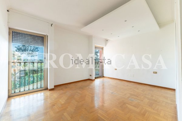 appartamento in vendita a Roma in zona Ardeatino