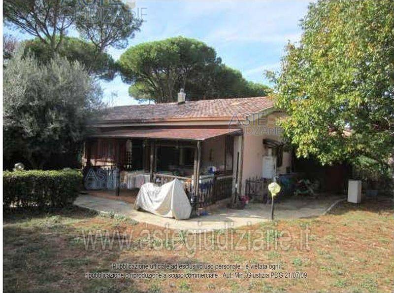 casa indipendente in vendita a Roma in zona Giardini di Corcolle