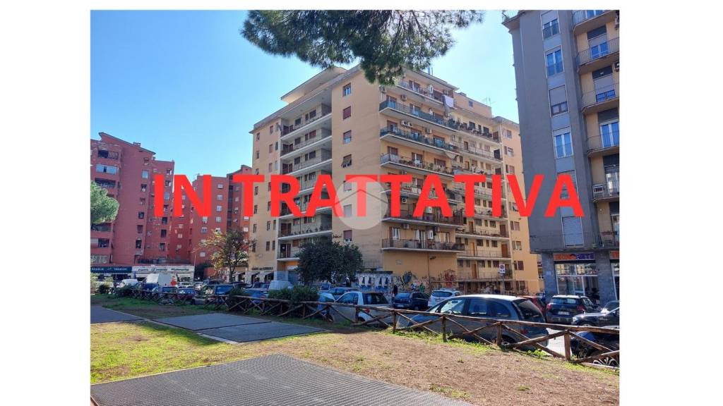 appartamento in vendita a Roma in zona Tuscolano
