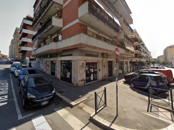 negozio in vendita a Roma in zona Prenestino-Centocelle