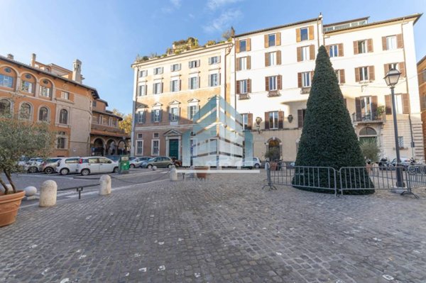 appartamento in vendita a Roma in zona Rione di Ponte