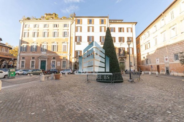 appartamento in vendita a Roma in zona Rione di Ponte