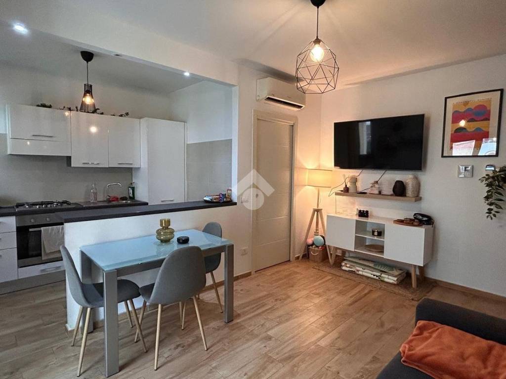 appartamento in vendita a Roma in zona Appio Pignatelli