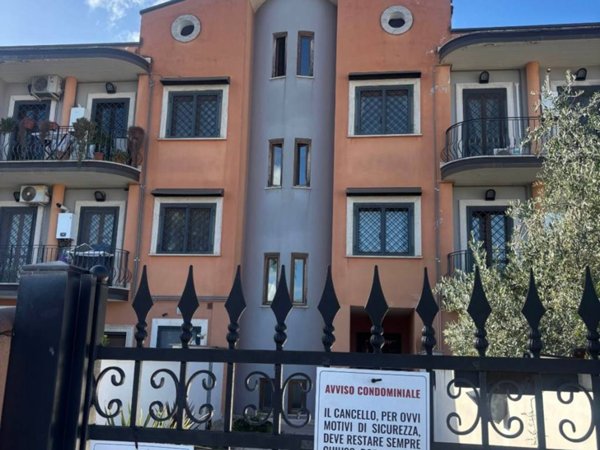 appartamento in vendita a Roma in zona Axa