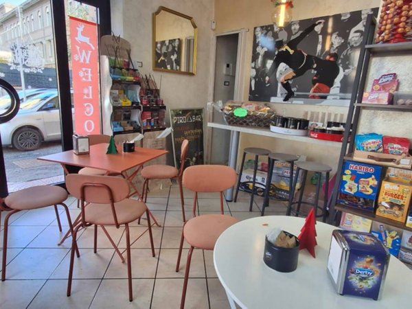 negozio in vendita a Roma in zona Prenestino-Centocelle