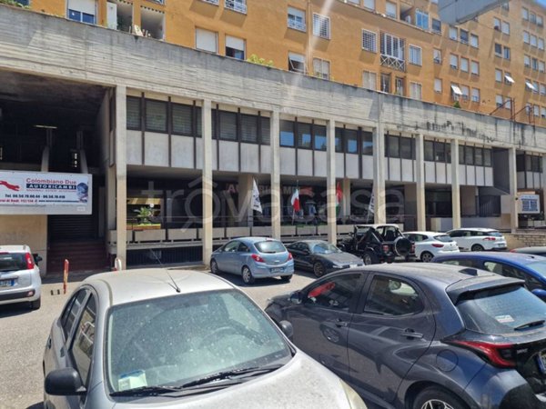 negozio in vendita a Roma in zona Tor de' Cenci