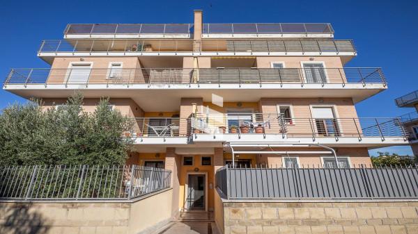 appartamento in vendita a Roma in zona Colle del Sole