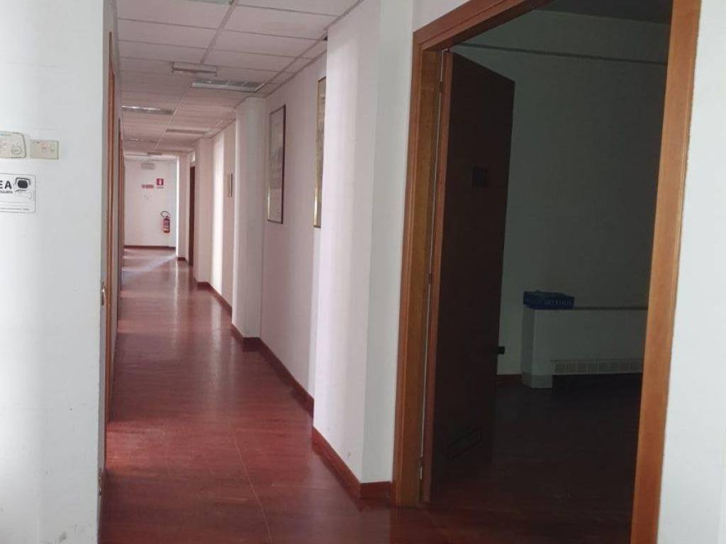 ufficio in vendita a Roma in zona Aurelio