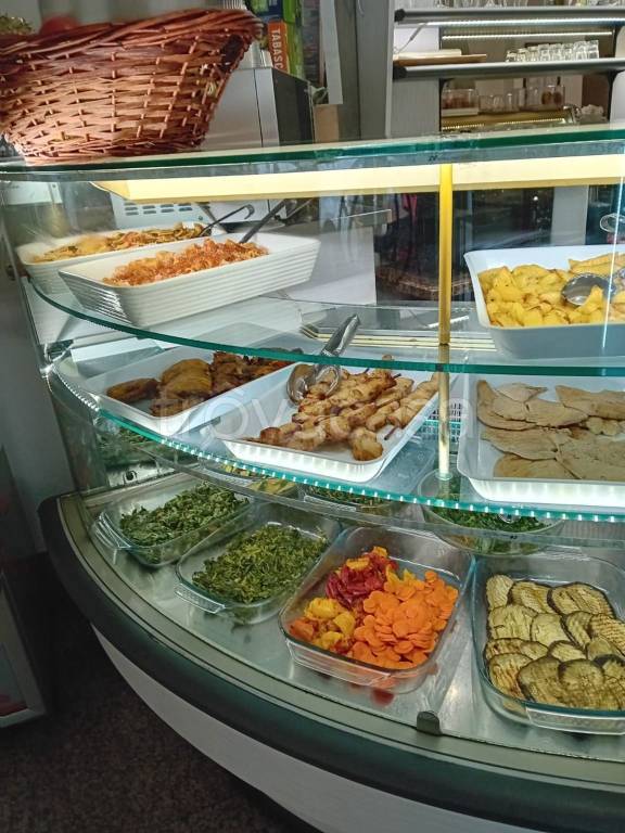 negozio in vendita a Roma in zona Salario