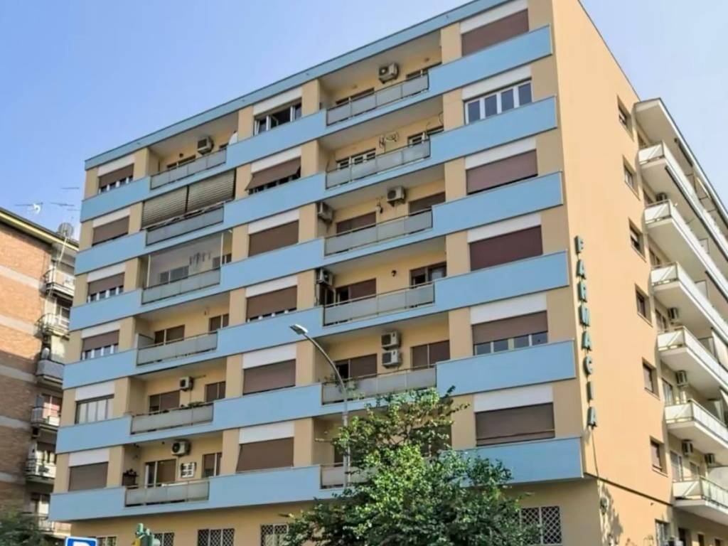 appartamento in vendita a Roma in zona Cinecittà