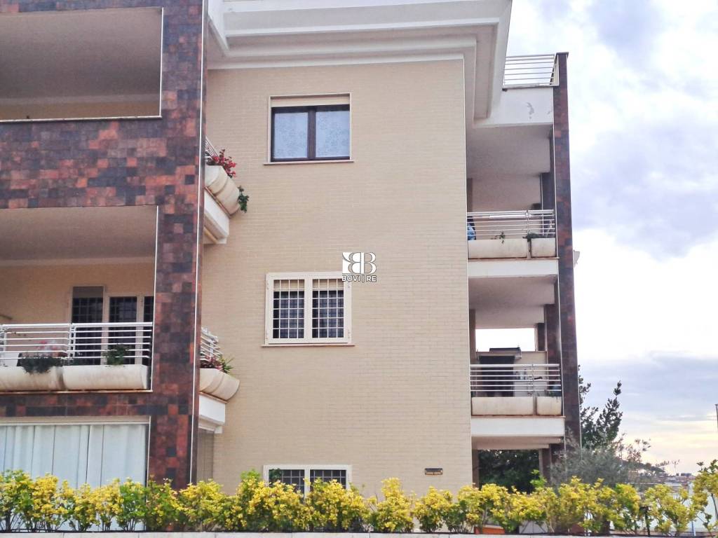 appartamento in vendita a Roma in zona Selva Candida