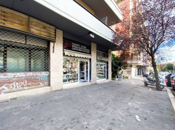 negozio in vendita a Roma in zona Aurelio