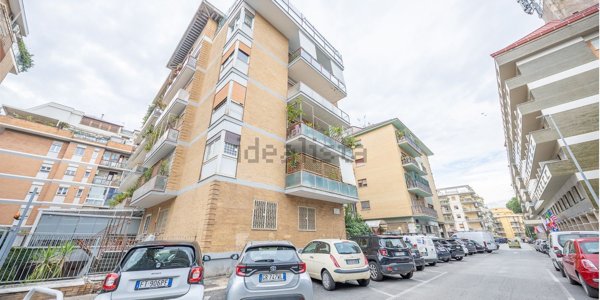appartamento in vendita a Roma in zona Tor di Quinto