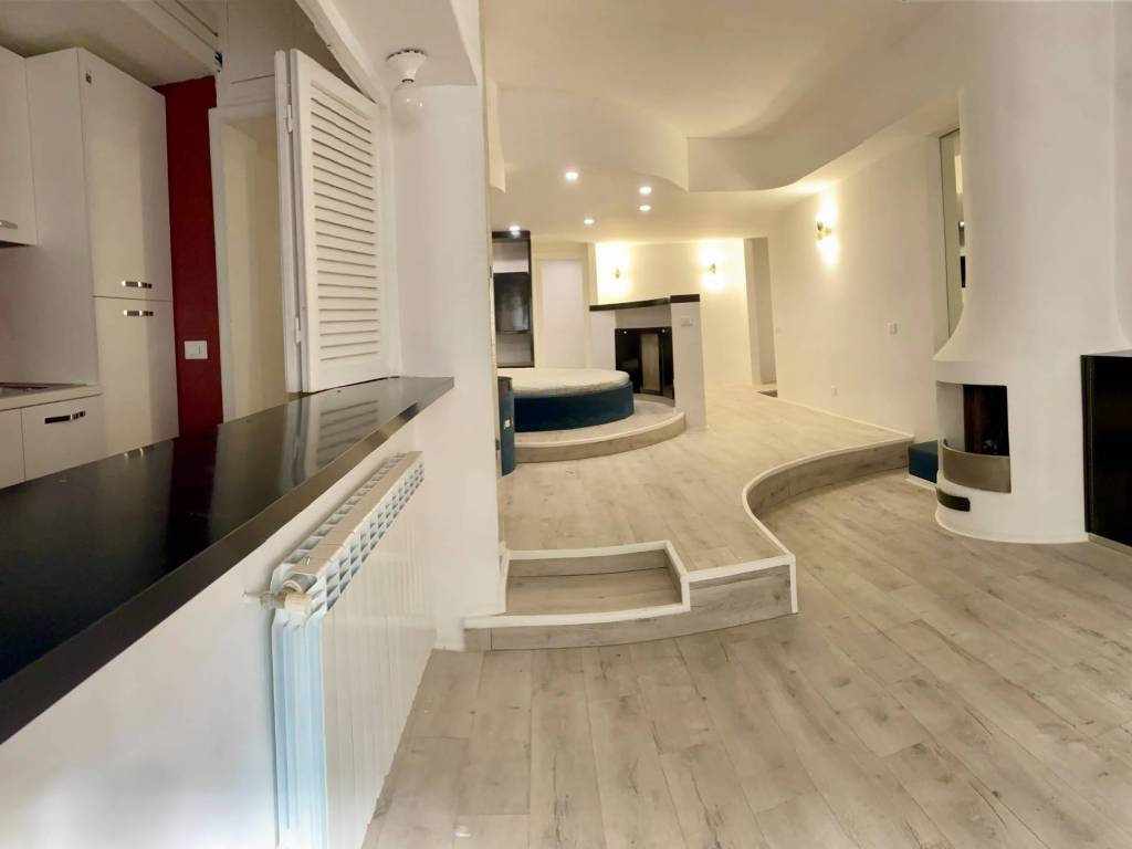 appartamento in vendita a Roma in zona Tomba di Nerone