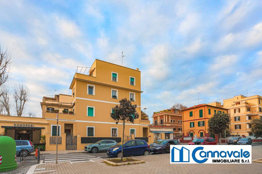appartamento in vendita a Roma in zona Ostia