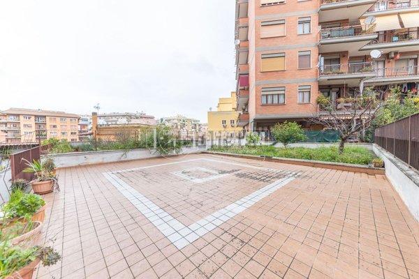 appartamento in vendita a Roma in zona Appio Claudio