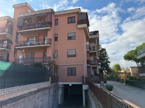 appartamento in vendita a Roma in zona Casal Morena